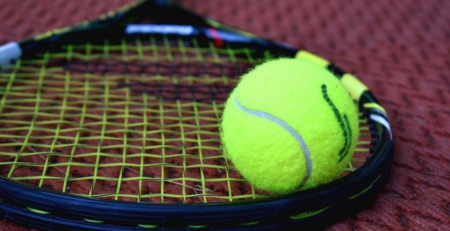 It is important to have tennis strings that complement your game play, if you like to spin the ball then this is a post for you.